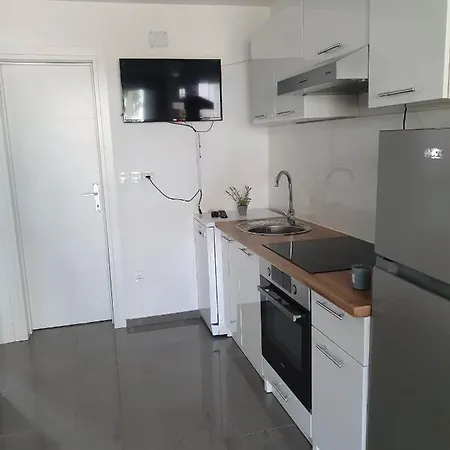 New Near Beutiful Vir